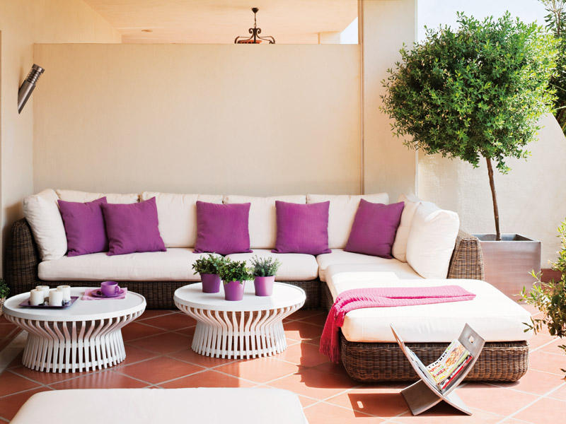 Qué color escojo para pintar la terraza? pintatucasa.es Patio interior Techados diseño